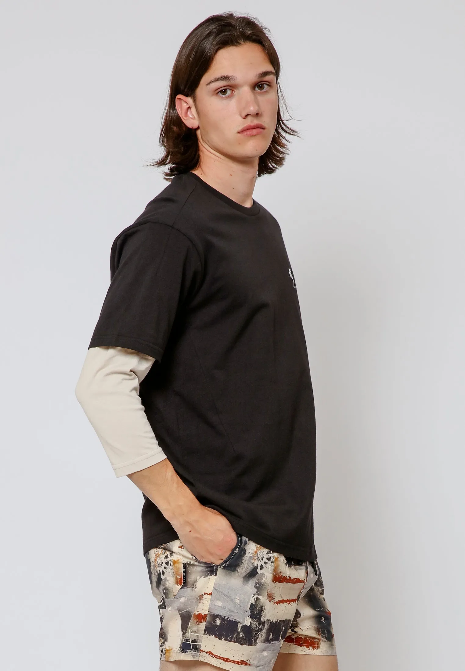 DOUBLE SLEEVE T-SHIRT BLACK & STONE